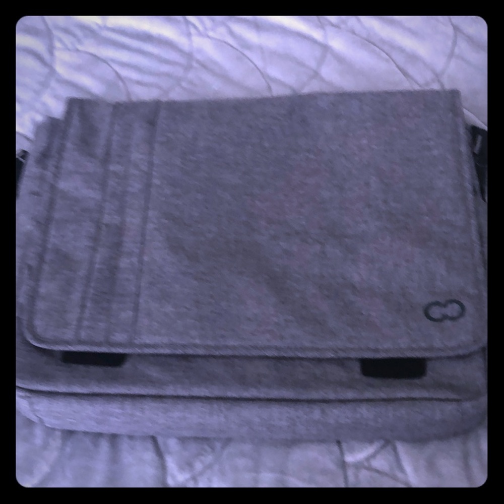 Messenger Back Gray